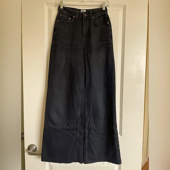 Urban Outfitters BDG Denim High Rise Wide Leg Puddle Jeans in Washed Black - Picture 1 of 12
